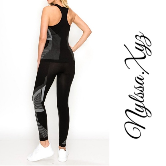 Seamless work out set in Black - Picture 2 of 5